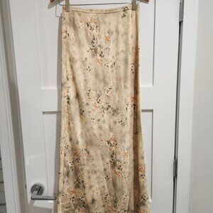 🌼 Floral Satin Midi Skirt – Size Small – Excellent Condition